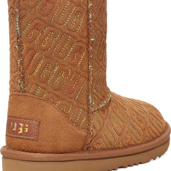 UGG Kids Classic II Graphic Stitch Short Boot - Picture 6 of 7